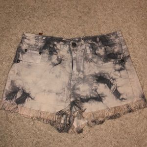 Sun & Shadow Size 7 Shorts